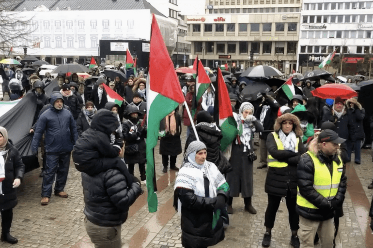 مظاهرة حاشدة في مدينة يوتبوري السويدية نصرة لفلسطين وغزة